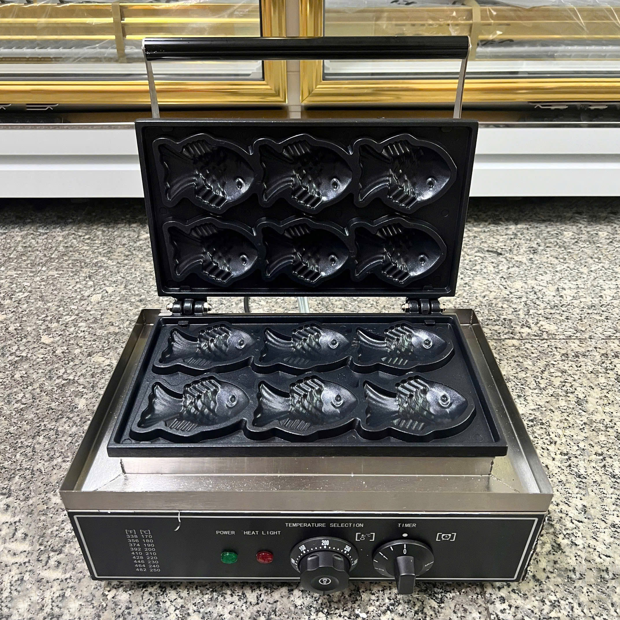 may-lam-banh-ca-6-ngan